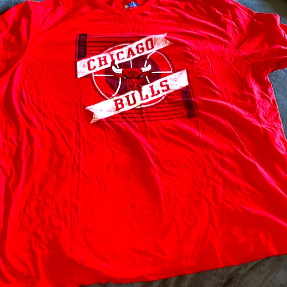 Chicago Bulls 2XL shirt - Picture 2 of 5